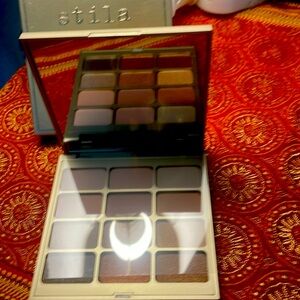 Stila Matte n Metal Eyeshadow